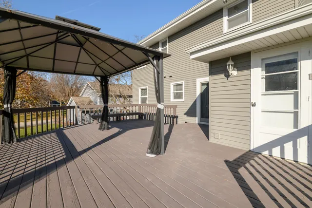 $579,900 | 2811 Comanche Court South, Waukesha, WI 53188