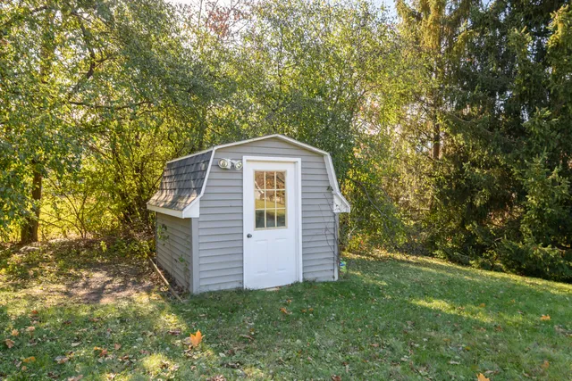 $579,900 | 2811 Comanche Court South, Waukesha, WI 53188