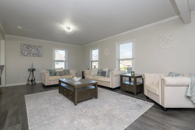 $579,900 | 2811 Comanche Court South, Waukesha, WI 53188