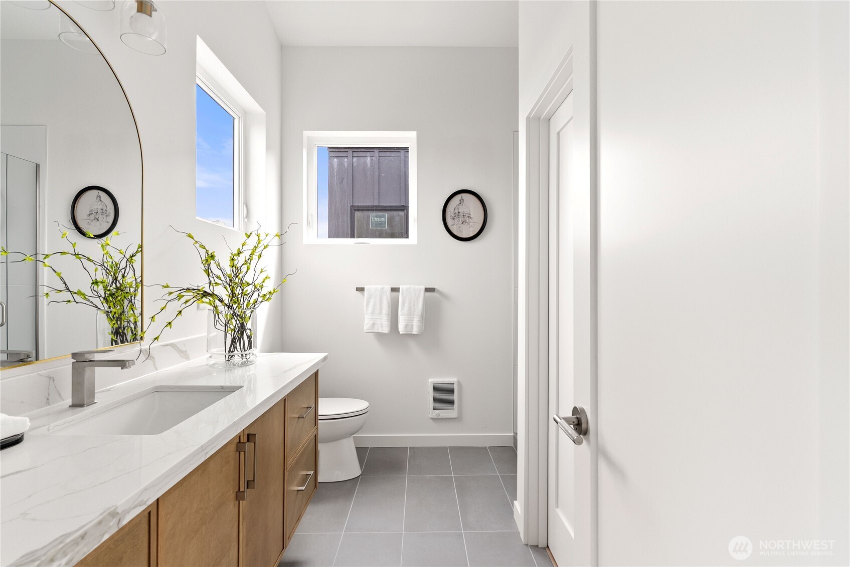 8863 Midvale Avenue North, Unit A Seattle, WA 98103 - Photo 27 of 38