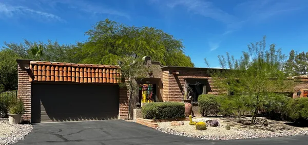 $4,000 | 37212 North Tranquil Trail, Unit 18, Carefree, AZ 85377