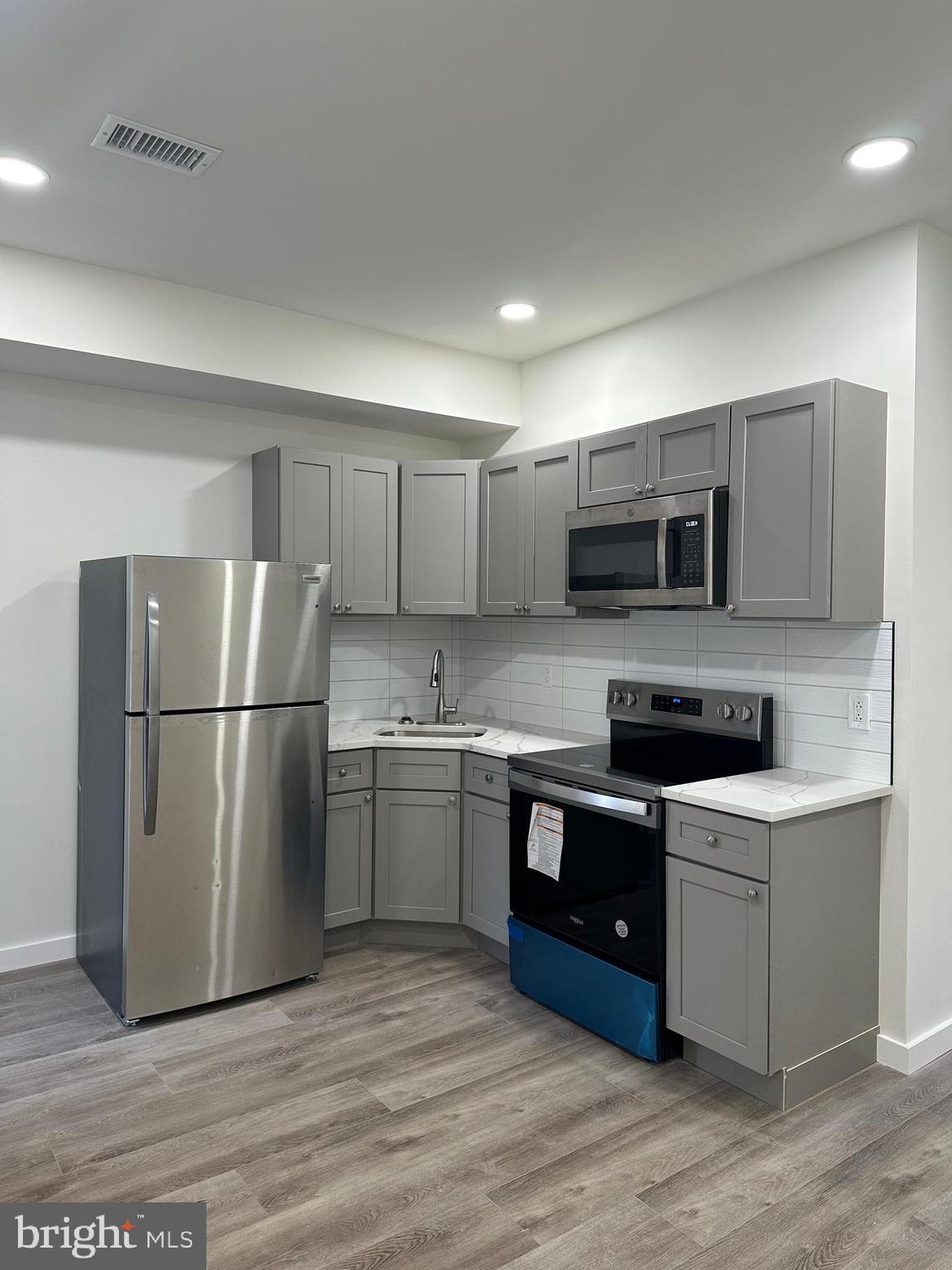 5818 Stockton Road Philadelphia, PA 19138 - Photo 8 of 32