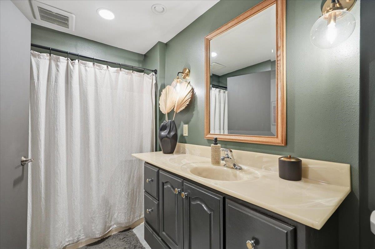 409 Topaz Lane Madison, WI 53714 - Photo 35 of 49