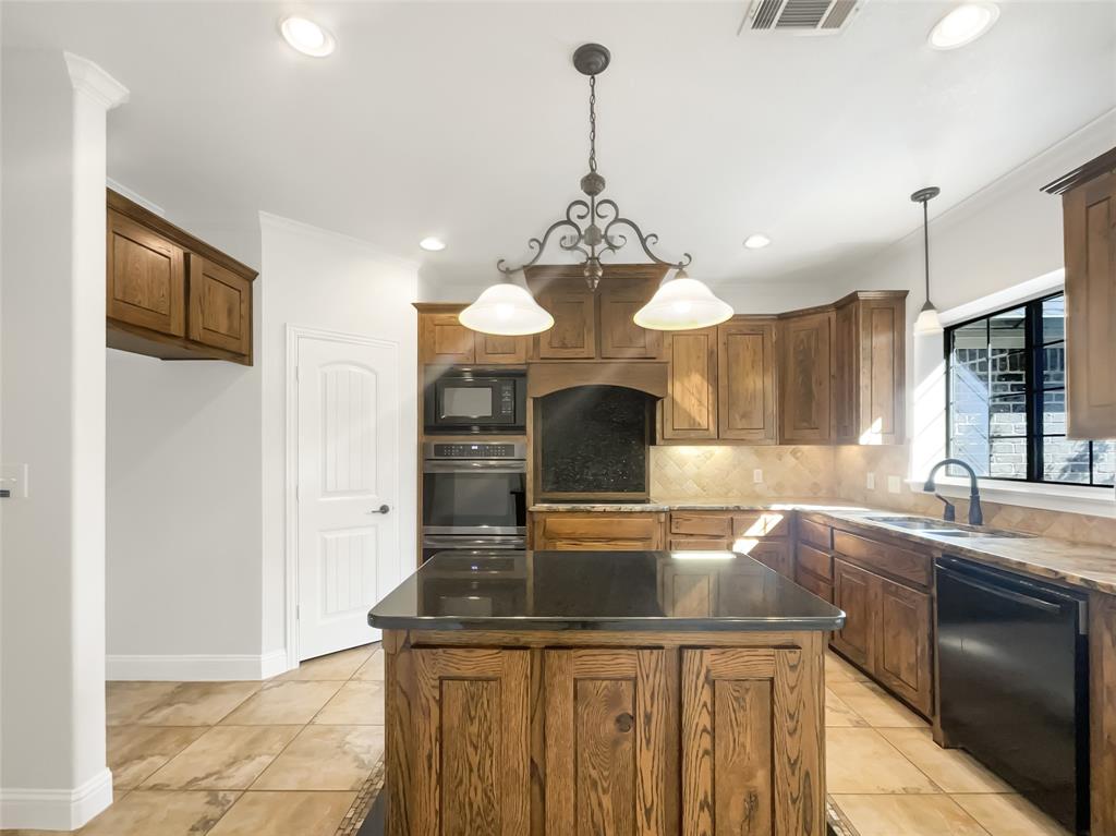 100 Horizon Circle Azle, TX 76020 - Photo 6 of 29