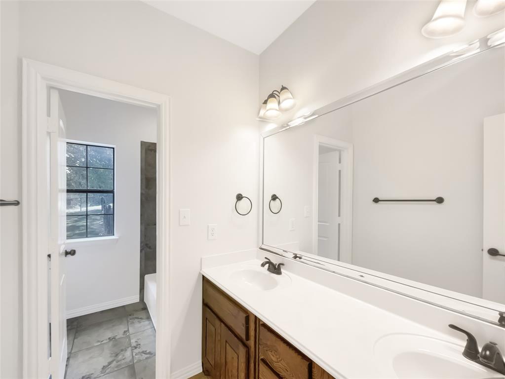 100 Horizon Circle Azle, TX 76020 - Photo 7 of 29