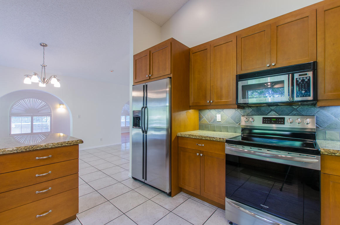 2402 Northwest 30th Street Boca Raton, FL 33431 - Photo 17 of 63 2402 NW 30 Street 72p-41