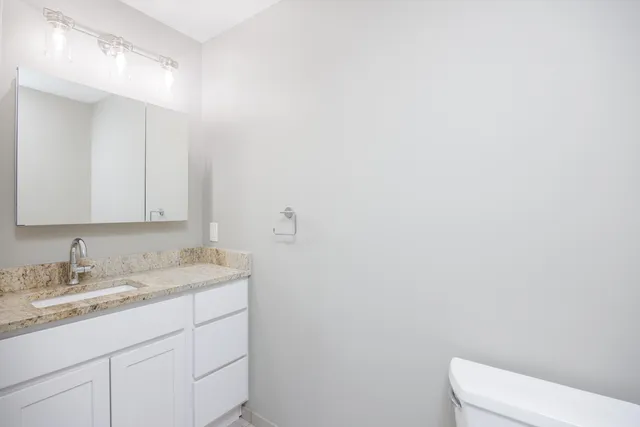 $245,000 | 1468 Oakbrook E Drive, Rochester Hills, MI 48307