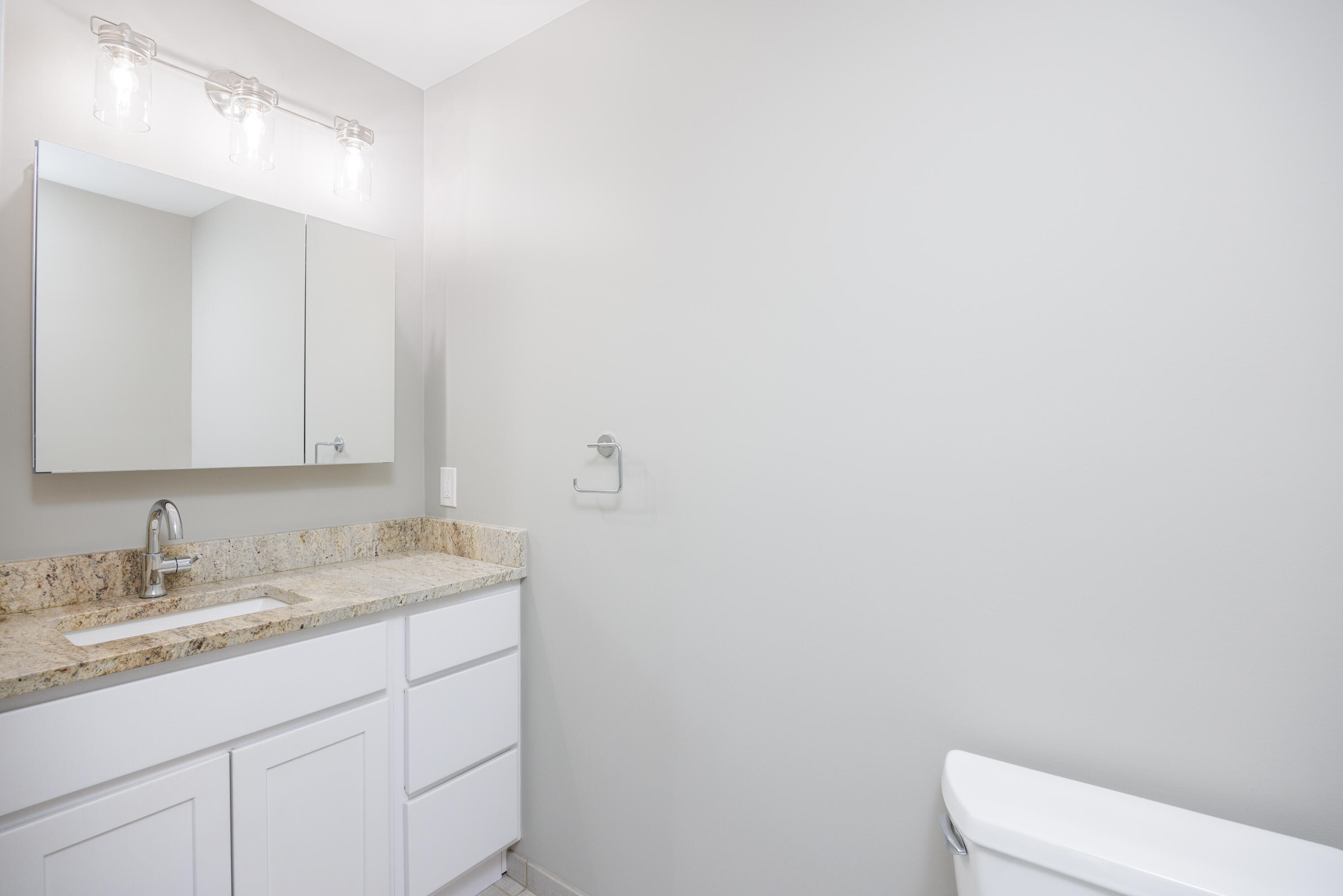 1468 Oakbrook E Drive Rochester Hills, MI 48307 - Photo 13 of 23 1468 Oakbrook-16