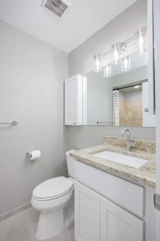 $245,000 | 1468 Oakbrook E Drive, Rochester Hills, MI 48307