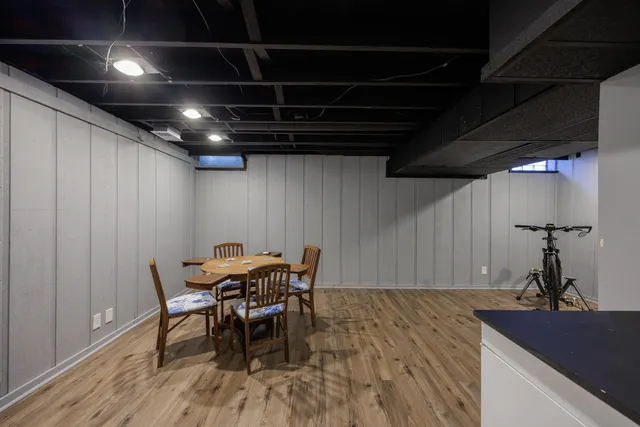 $245,000 | 1468 Oakbrook E Drive, Rochester Hills, MI 48307