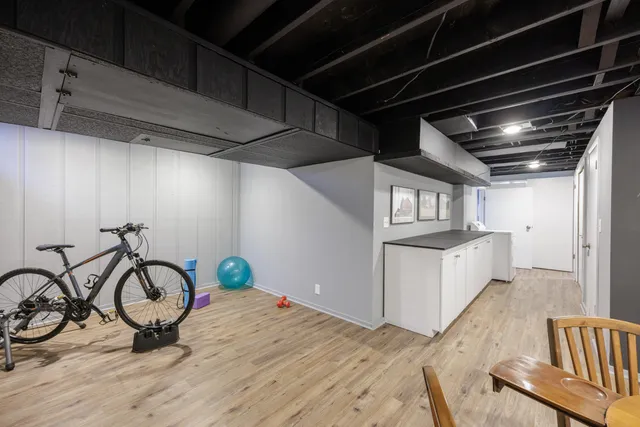 $245,000 | 1468 Oakbrook E Drive, Rochester Hills, MI 48307