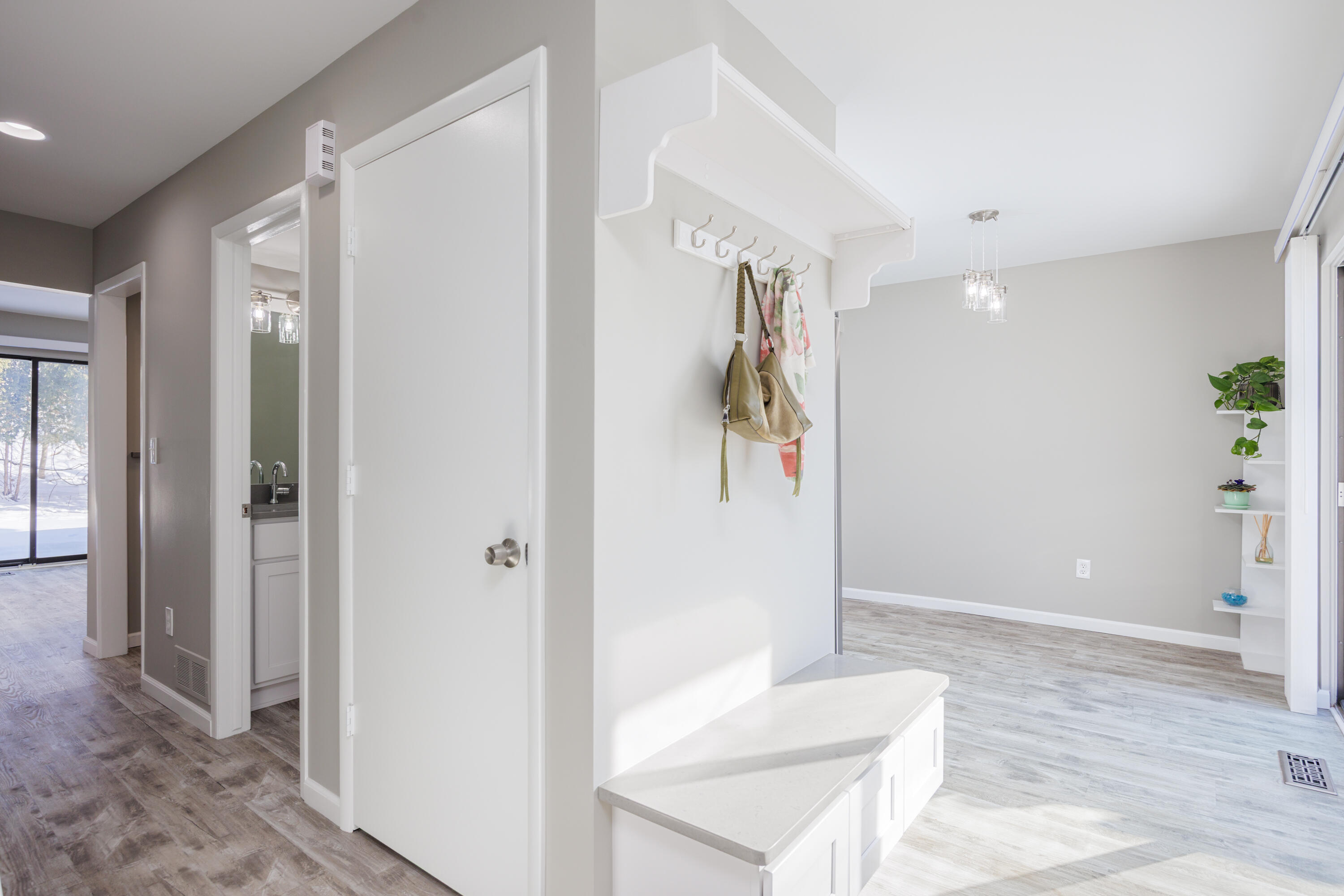 1468 Oakbrook E Drive Rochester Hills, MI 48307 - Photo 3 of 23 1468 Oakbrook-4