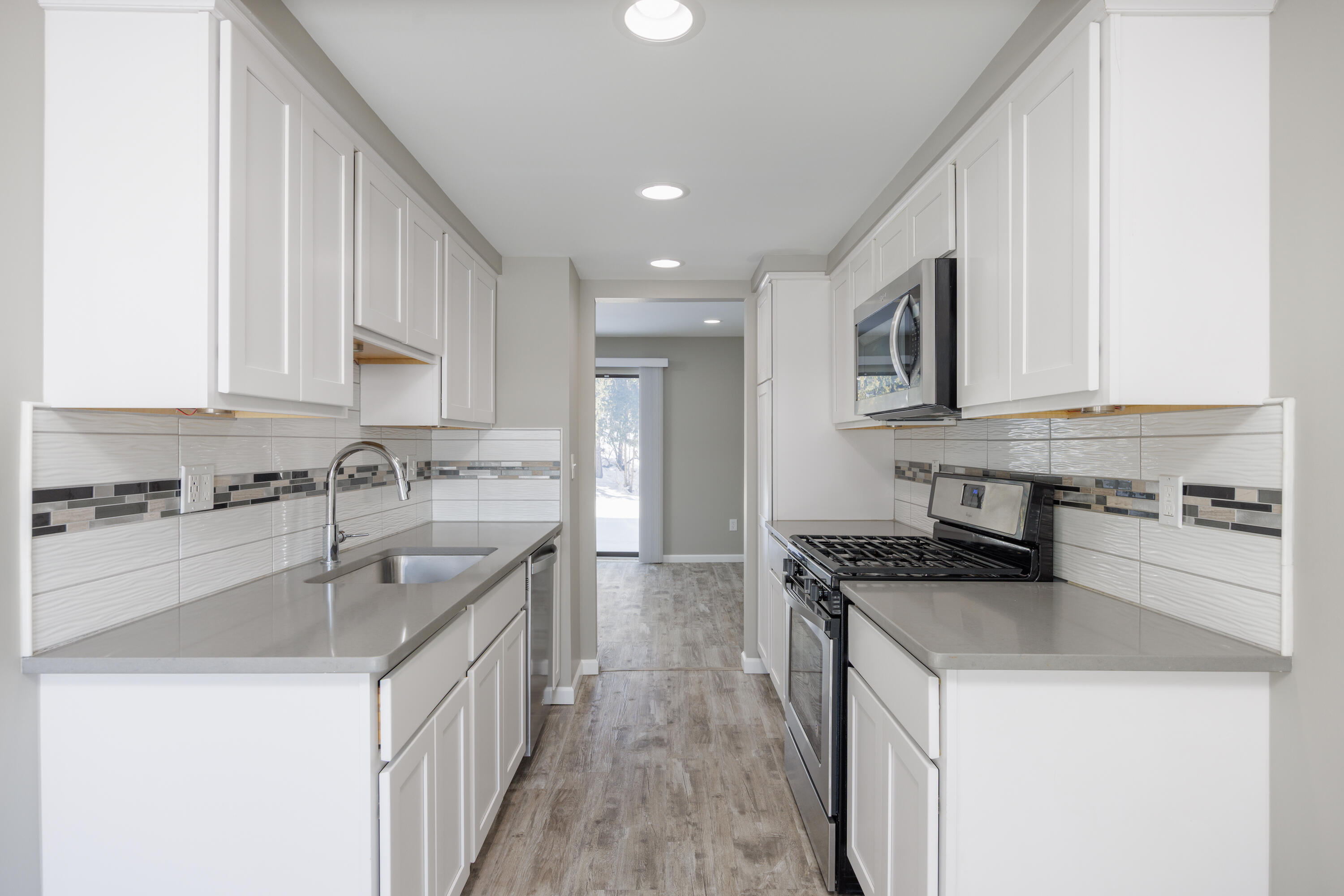 1468 Oakbrook E Drive Rochester Hills, MI 48307 - Photo 6 of 23 1468 Oakbrook-7