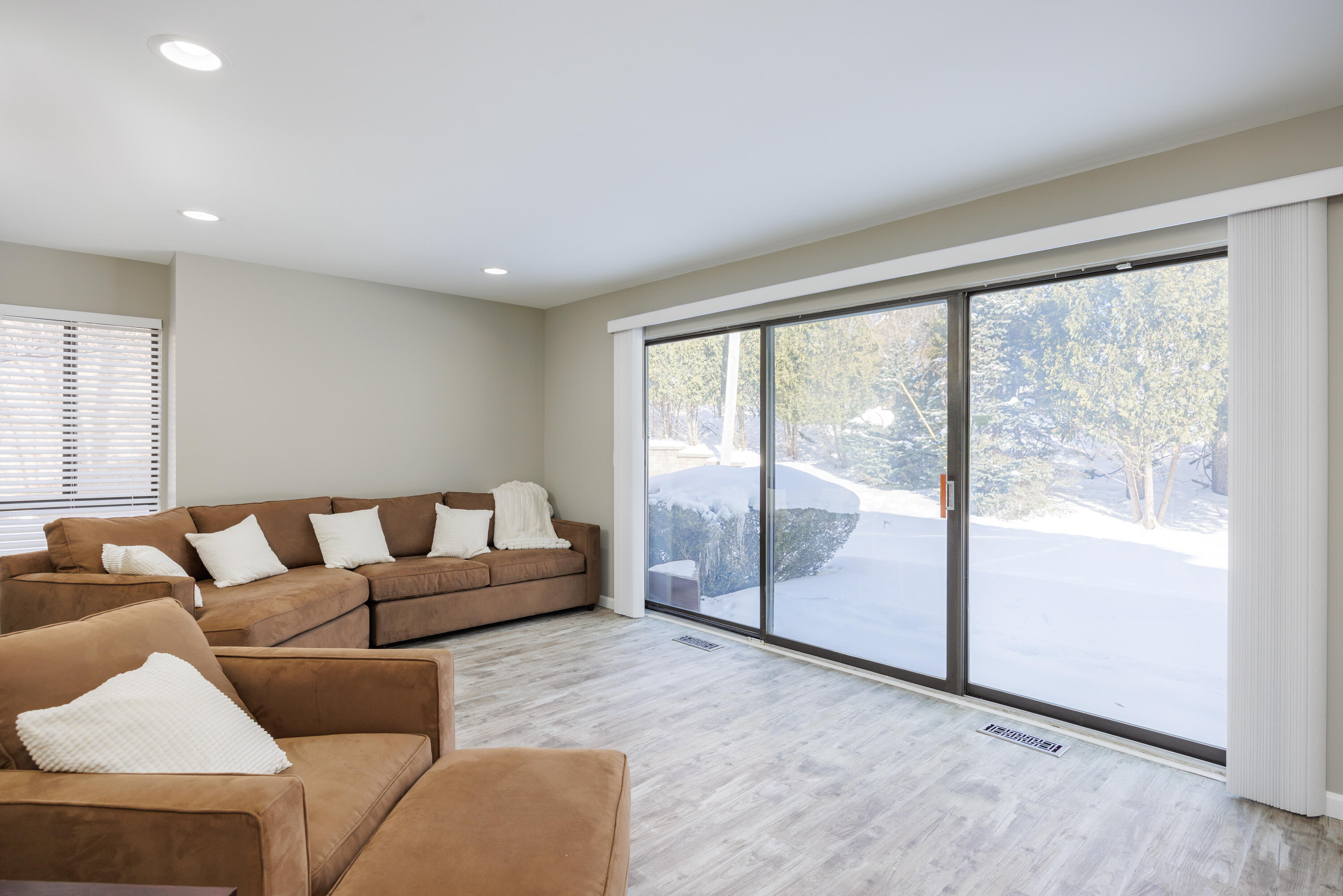 1468 Oakbrook E Drive Rochester Hills, MI 48307 - Photo 7 of 23 1468 Oakbrook-8