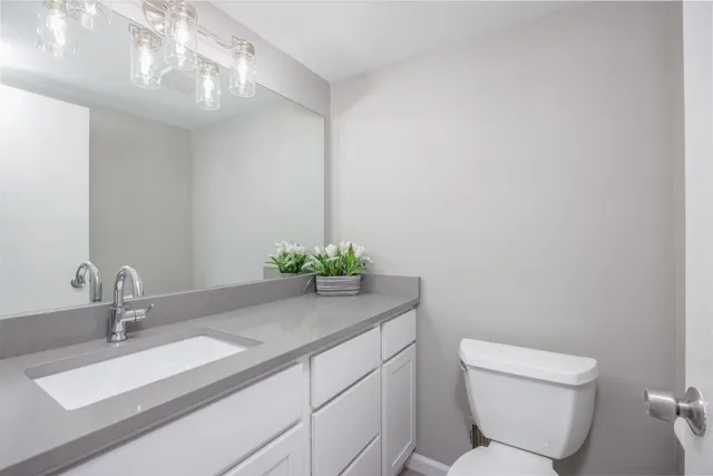 $245,000 | 1468 Oakbrook E Drive, Rochester Hills, MI 48307