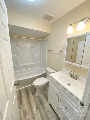 $2,395 | 7728 Central Avenue, Savannah, GA 31406