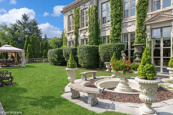 $5,300,000 | 275 Sussex Lane, Lake Forest, IL 60045