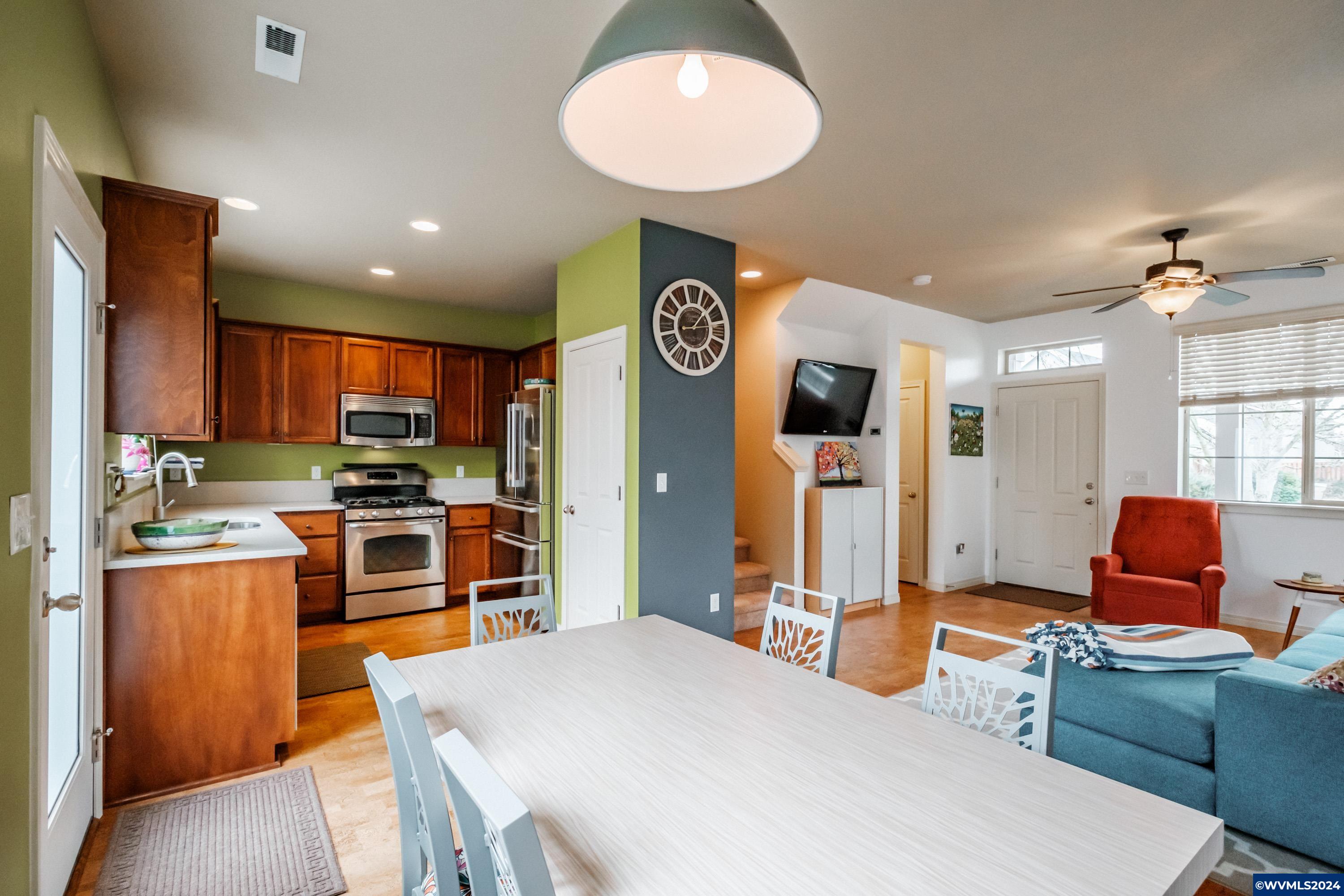 3087 Northwest Flame Tree Lane Albany, OR 97321 - Photo 9 of 39