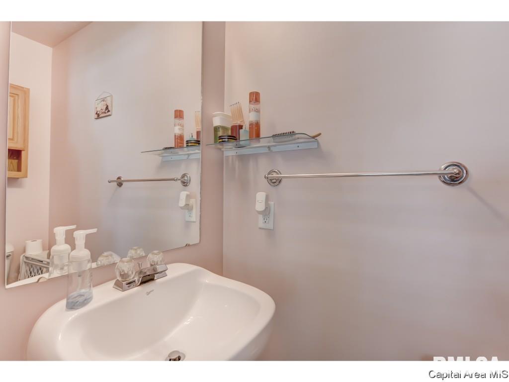 3708 Carney Boulevard Springfield, IL 62712 - Photo 24 of 34 Gallery Image 24