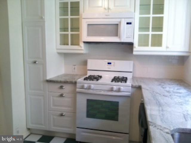 2035 Rittenhouse Square Philadelphia, PA 19103 - Photo 4 of 14