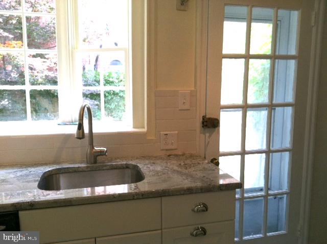 2035 Rittenhouse Square Philadelphia, PA 19103 - Photo 7 of 14