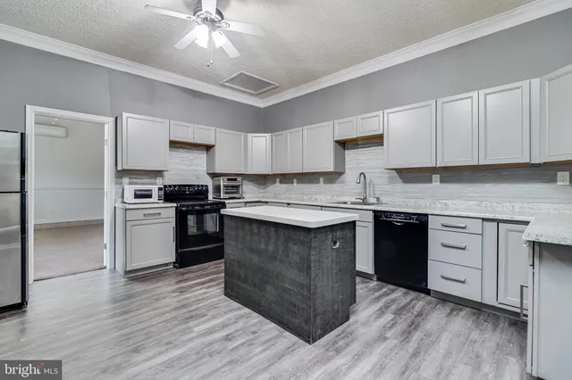 $790,000 | 16970 Teagues Point Road, Hughesville, MD 20637