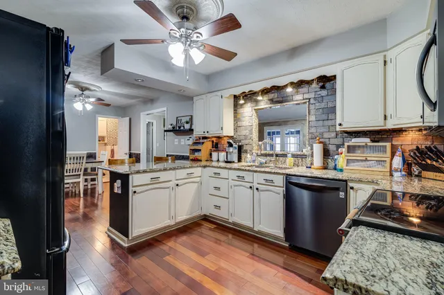 $790,000 | 16970 Teagues Point Road, Hughesville, MD 20637