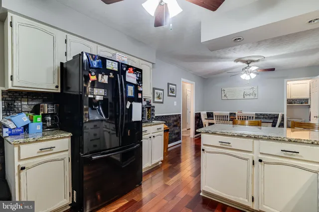 $790,000 | 16970 Teagues Point Road, Hughesville, MD 20637