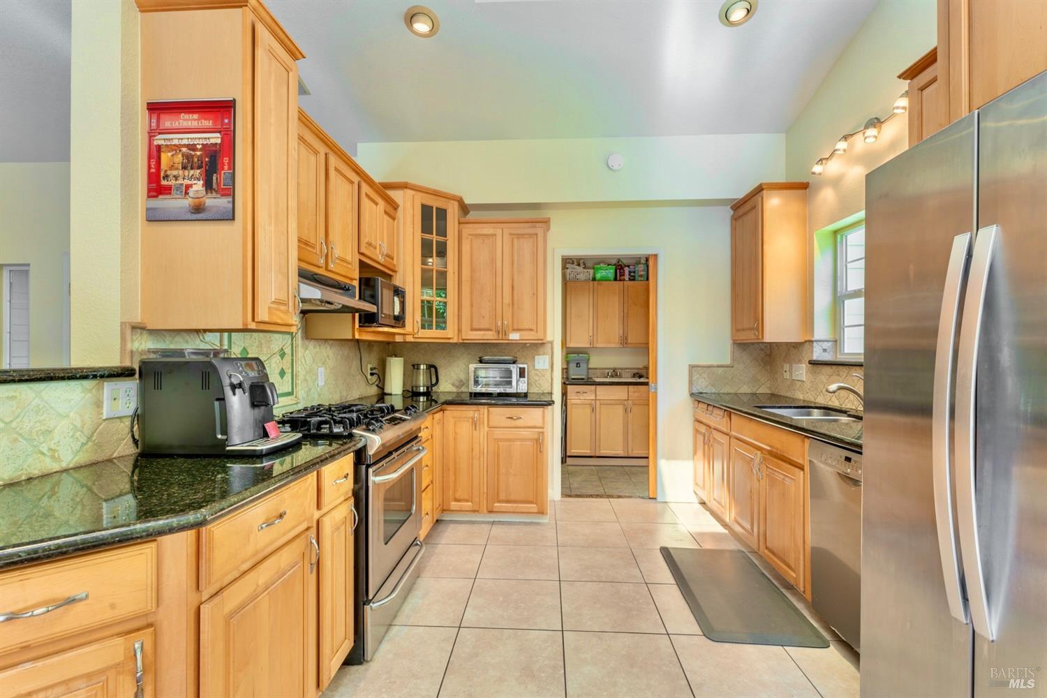 18940 Timber Pointe Drive Fort Bragg, CA 95437 - Photo 14 of 32 Kitchen