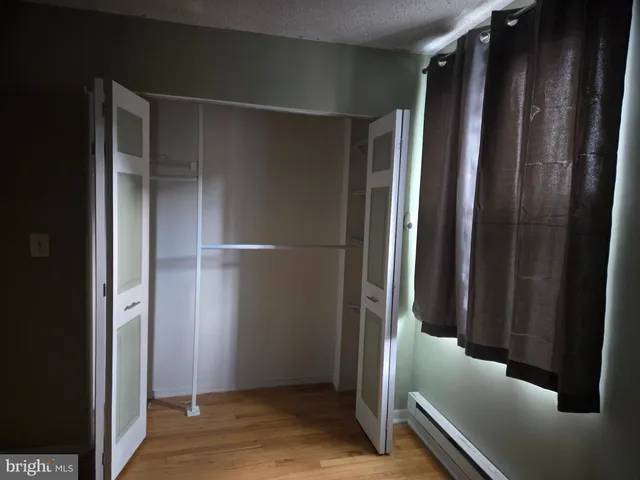 a view of utility room