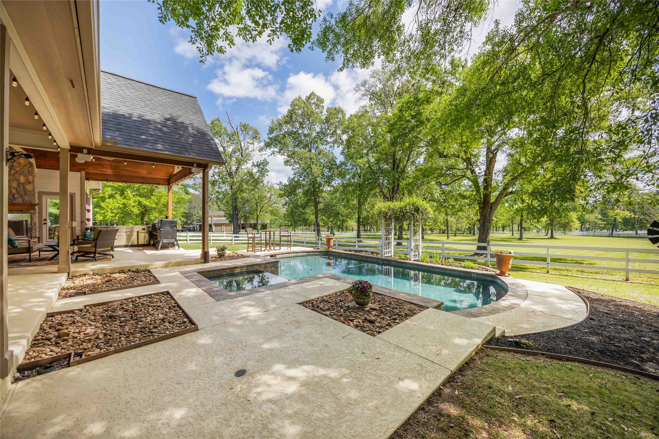 1809 St Beulah Chapel Road Montgomery, TX 77316 - Photo 41 of 50 a view of a swimming pool with a patio