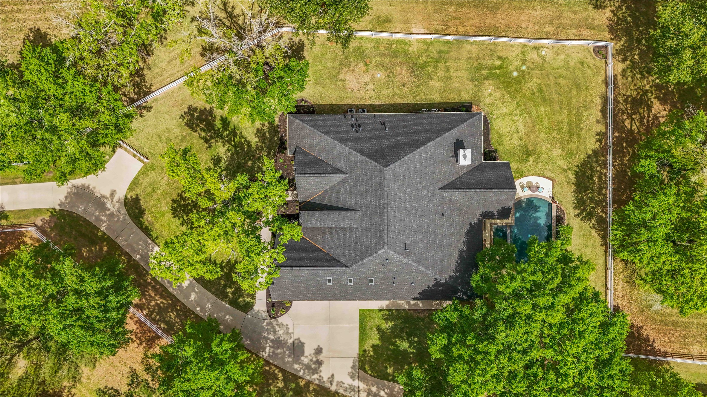 1809 St Beulah Chapel Road Montgomery, TX 77316 - Photo 47 of 50 an aerial view of a house with a yard