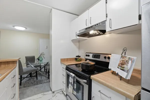 $459,000 | 143 Piccadilly Place, Unit F, San Bruno, CA 94066