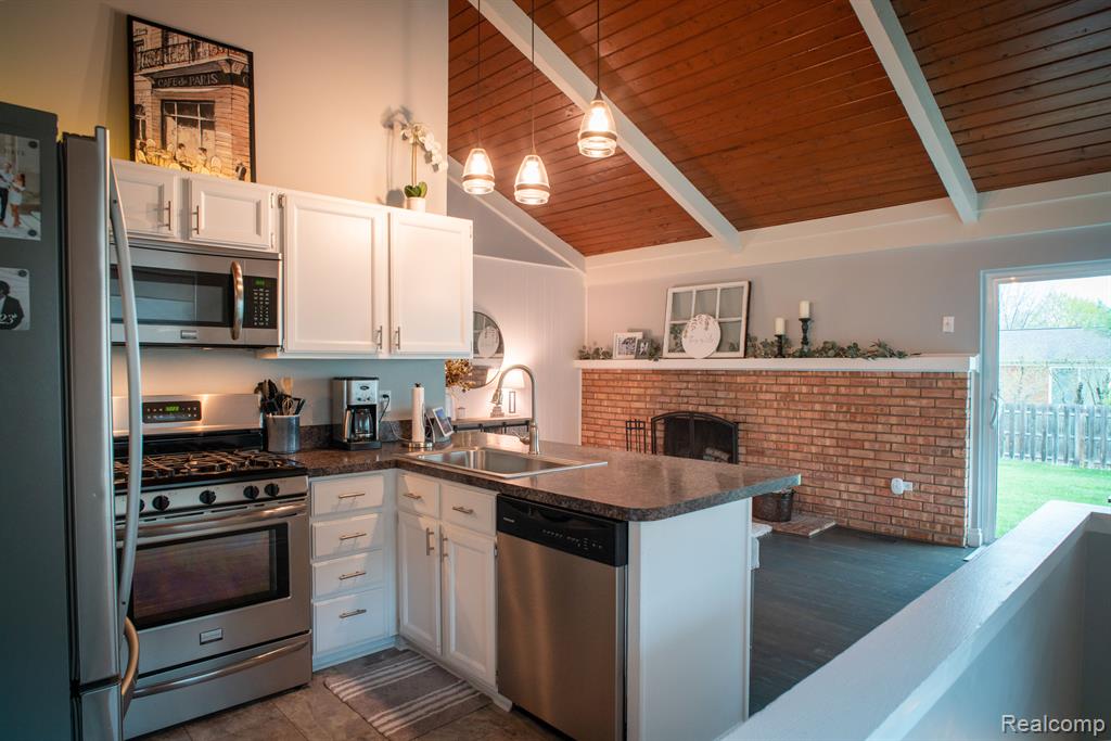 44012 Hanford Road Canton, MI 48187 - Photo 6 of 16