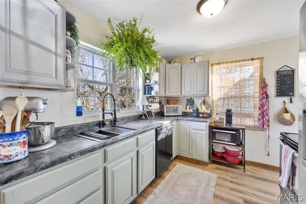 $179,500 | 607 Nicholson Drive, Potosi, MO 63664