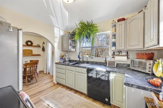 $189,900 | 607 Nicholson Drive, Potosi, MO 63664