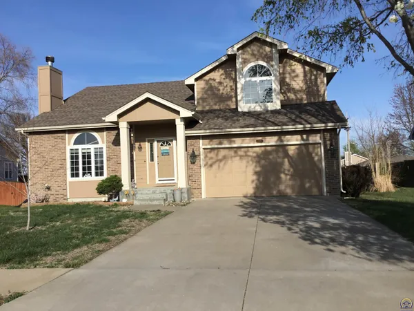 $360,000 | 2522 Southwest Windermere Court, Topeka, KS 66614