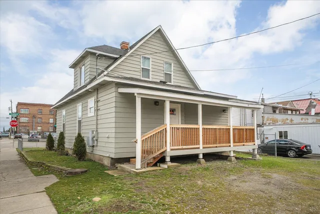 $325,000 | 1327 North Howard Street, Spokane, WA 99201