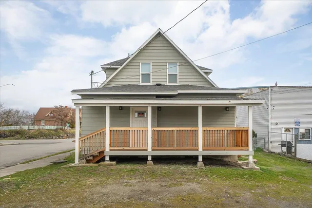 $325,000 | 1327 North Howard Street, Spokane, WA 99201