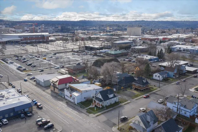 $325,000 | 1327 North Howard Street, Spokane, WA 99201