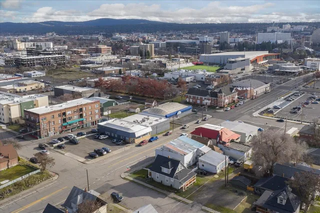 $325,000 | 1327 North Howard Street, Spokane, WA 99201