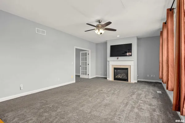 $495,000 | 3925 West Crimson Road, Dunlap, IL 61525