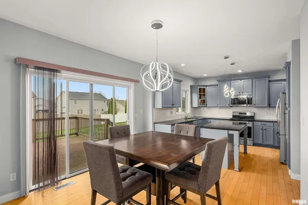 $495,000 | 3925 West Crimson Road, Dunlap, IL 61525