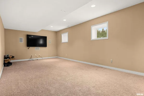 $495,000 | 3925 West Crimson Road, Dunlap, IL 61525