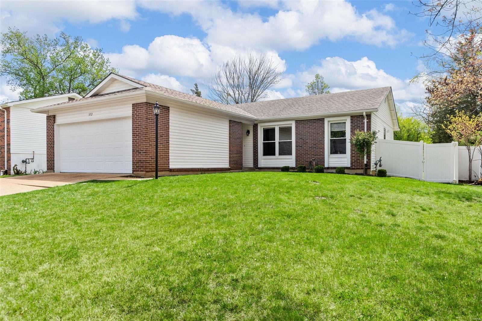 372 Novara Drive Ballwin, MO 63021 - Photo 2 of 24