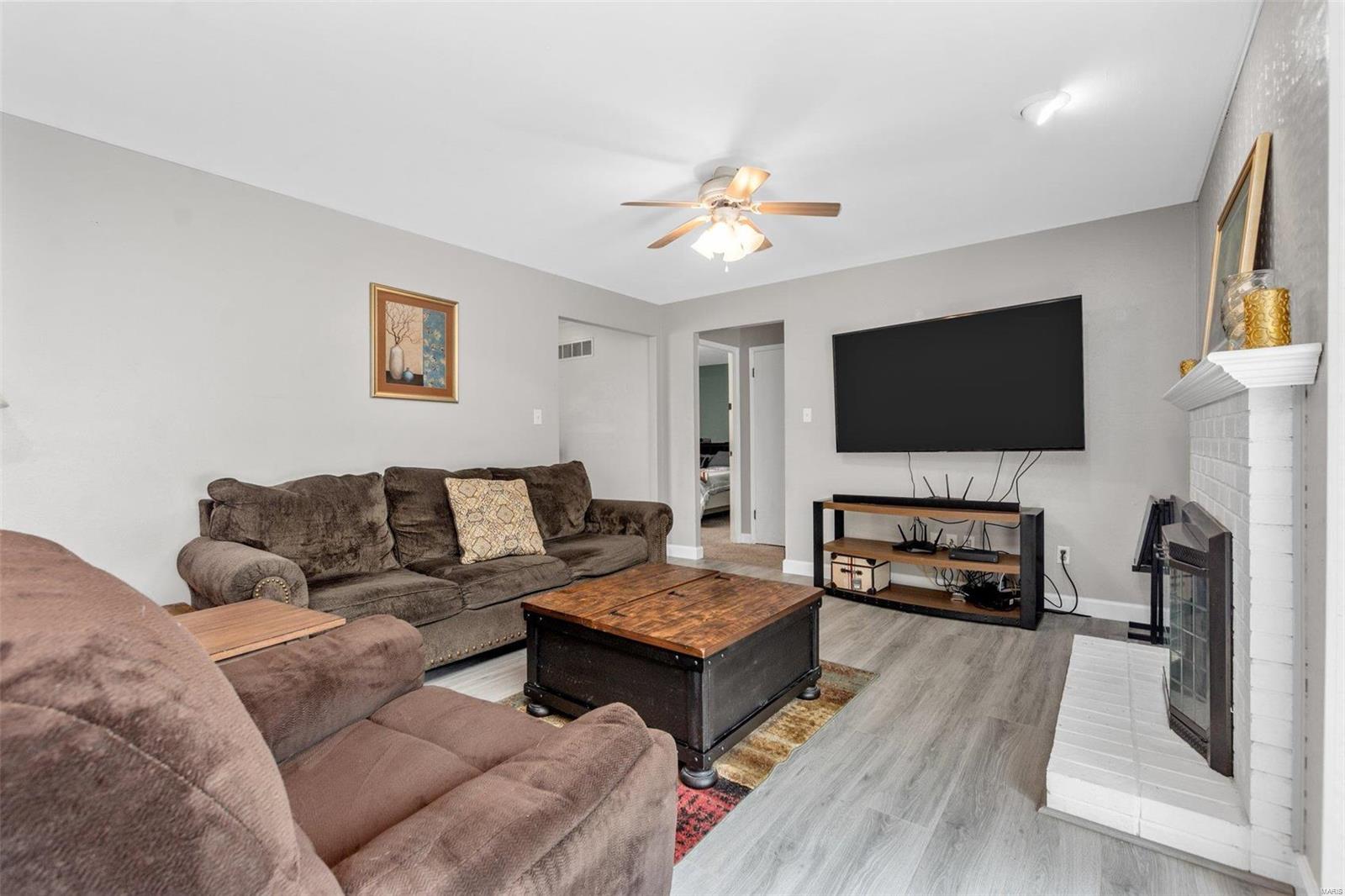 372 Novara Drive Ballwin, MO 63021 - Photo 9 of 24