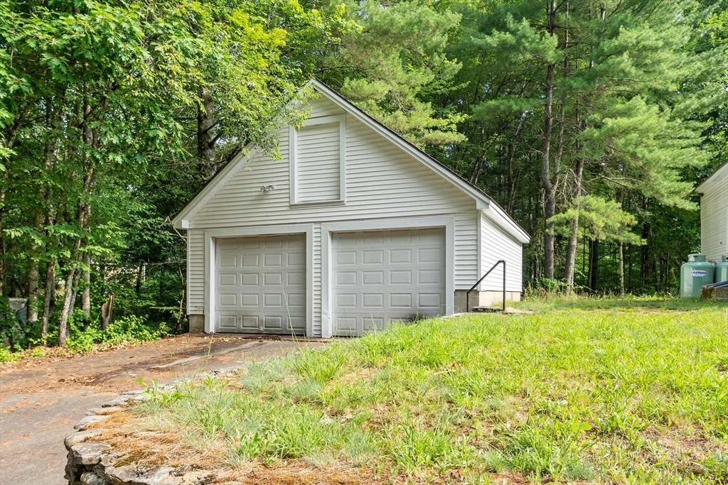 28 Wellesley Street Athol, MA 01331 - Photo 3 of 23