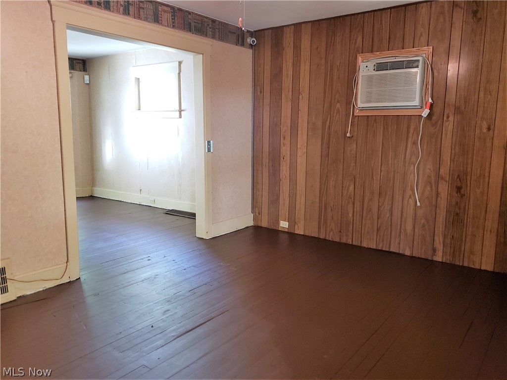 1343 Penhurst Road Cleveland, OH 44110 - Photo 6 of 17 Gallery Image 6