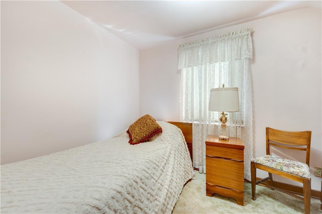 1041 Dallett Road Pittsburgh, PA 15227 - Photo 15 of 22