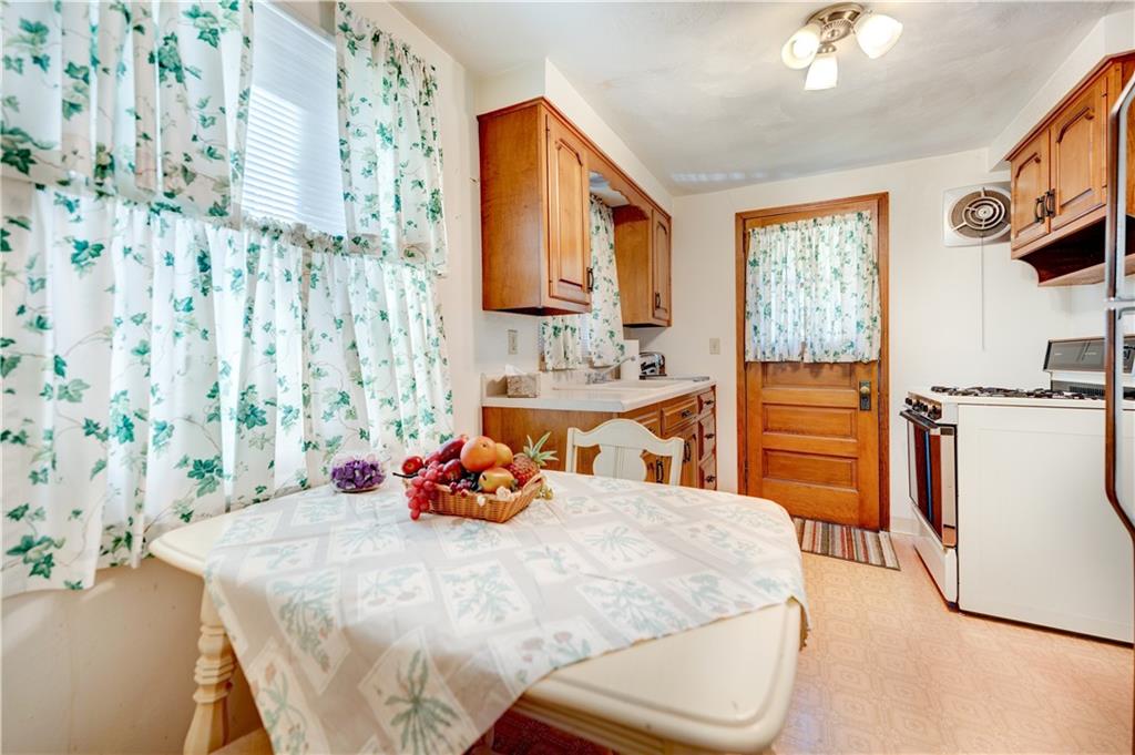1041 Dallett Road Pittsburgh, PA 15227 - Photo 8 of 22